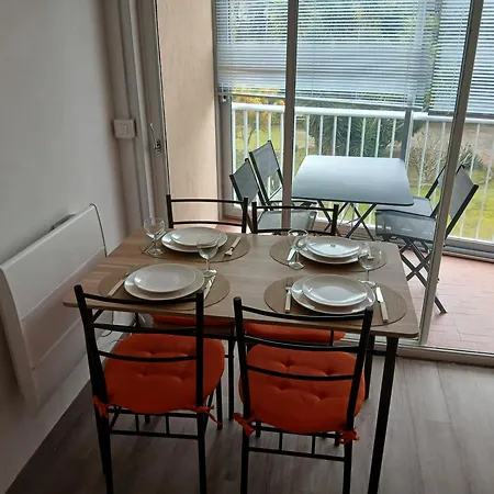 Cozy, Terrasse, Parking, A 2 Pas D'ici Lejlighed Saint-Raphaël