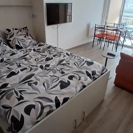 Apartment Cozy, Terrasse, Parking, A 2 Pas D'ici Saint-Raphael (Var)